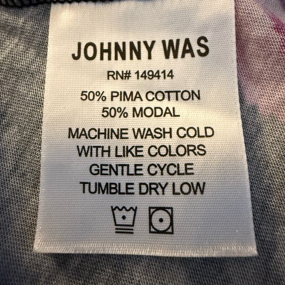 JOHNNY WAS floral pajamas with cap sleeves and crop pants in medium. - Picture 8 of 14
